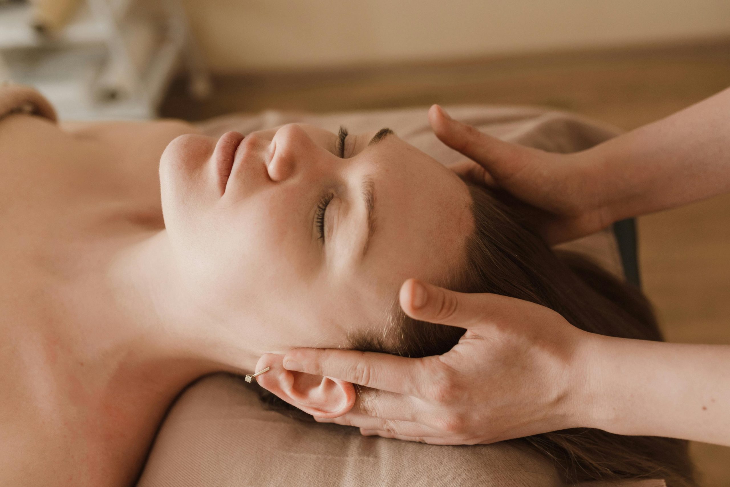 ANSIKTSMASSAGE med KOLLAGENBOOST “KollagenGlow”